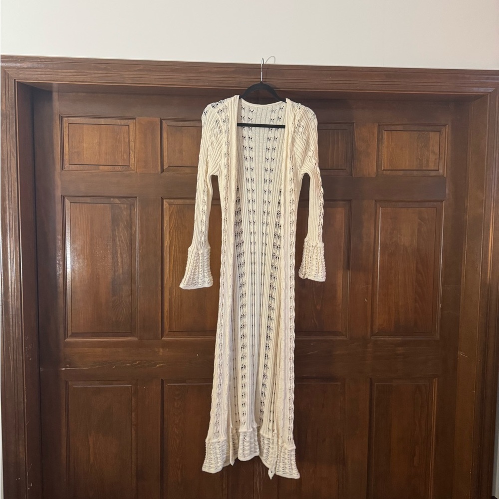 Elegant Cream Knit Maxi Dress